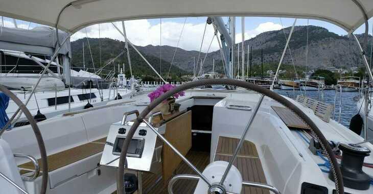 Rent a sailboat in Yes marina - Hanse 445