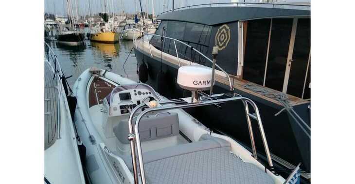 Chartern Sie motorboot in Marina Gouvia - Revenger 29 rib