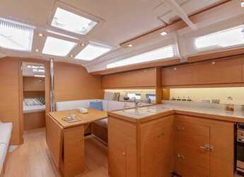 Chartern Sie segelboot in Trogir (ACI marina) - Dufour 390
