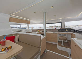 Alquilar catamarán en Nidri Marine - Bali 4.1