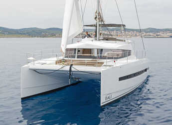 Alquilar catamarán en Nidri Marine - Bali 4.1