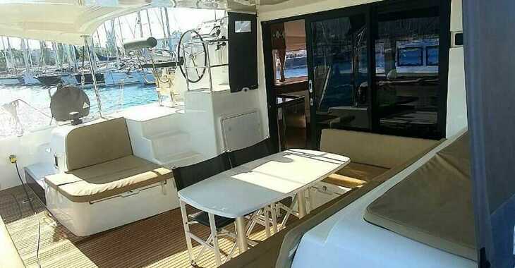 Rent a catamaran in Marina Skiathos  - Lagoon 42 (4 dbl / 1 single )