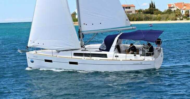 Rent a sailboat in Frenchtown Marina - Oceanis 38.1