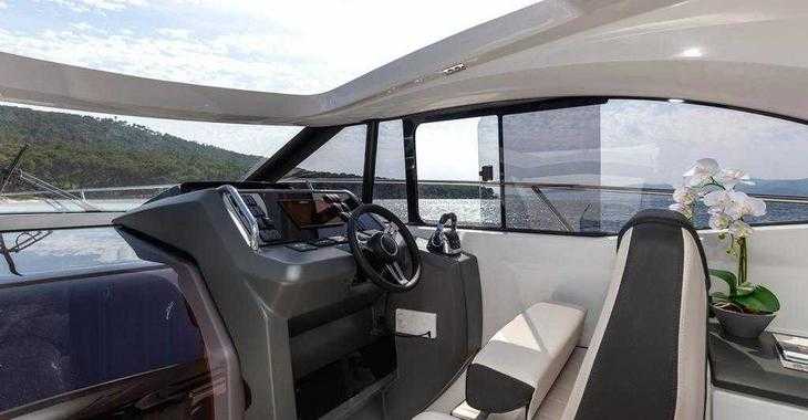 Rent a motorboat in Marina Kastela - Leader 36