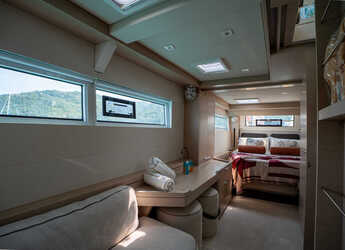 Rent a catamaran in Porto Capo d'Orlando Marina - Lagoon 51 - Owner's Version