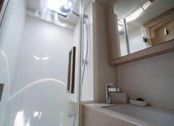 Rent a catamaran in Porto Capo d'Orlando Marina - Lagoon 51 - Owner's Version