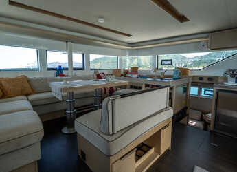 Rent a catamaran in Porto Capo d'Orlando Marina - Lagoon 51 - Owner's Version