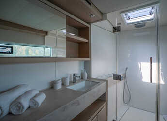 Rent a catamaran in Porto Capo d'Orlando Marina - Lagoon 51 - Owner's Version