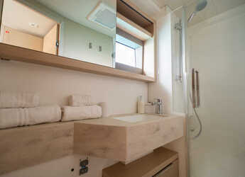 Rent a catamaran in Porto Capo d'Orlando Marina - Lagoon 51 - Owner's Version