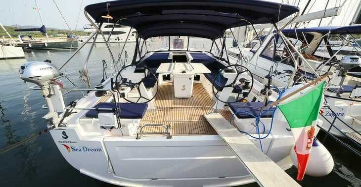 Rent a sailboat in Porto Olbia - Oceanis 51.1