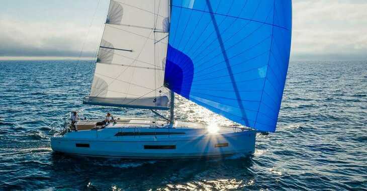Rent a sailboat in Porto Olbia - Oceanis 40.1
