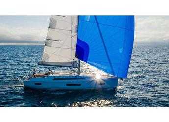Rent a sailboat in Marina di Olbia - Oceanis 40.1