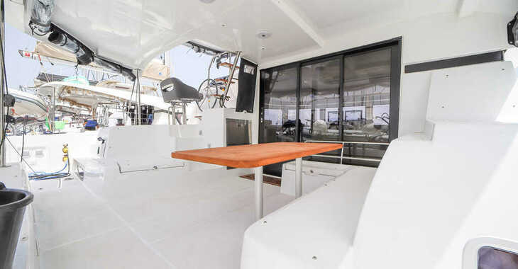 Rent a catamaran in Porto Olbia - Lagoon 42