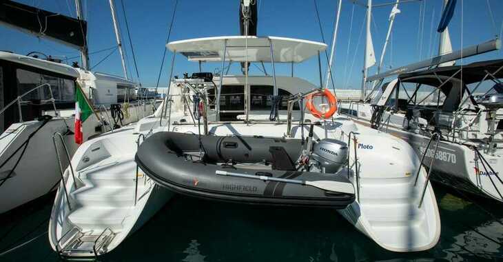 Rent a catamaran in Marina di Portorosa - Lagoon 380 S2