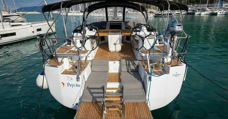 Rent a sailboat in Marina di Portorosa - Jeanneau 54 - 5cab