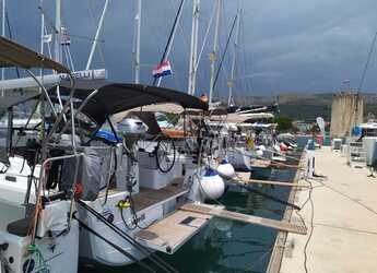 Chartern Sie segelboot in Trogir (ACI marina) - Sun Odyssey 410 - 3 cab.
