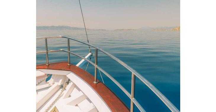 Rent a schooner in Salamis Yachting Club - Gulet