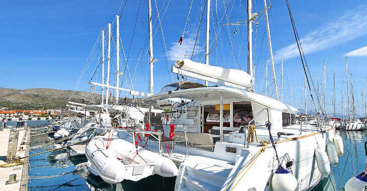 Rent a catamaran in Trogir (ACI marina) - Lagoon 400 S2 - 4 + 2 cab.