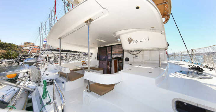 Rent a catamaran in ACI Marina Vodice - Lipari 41