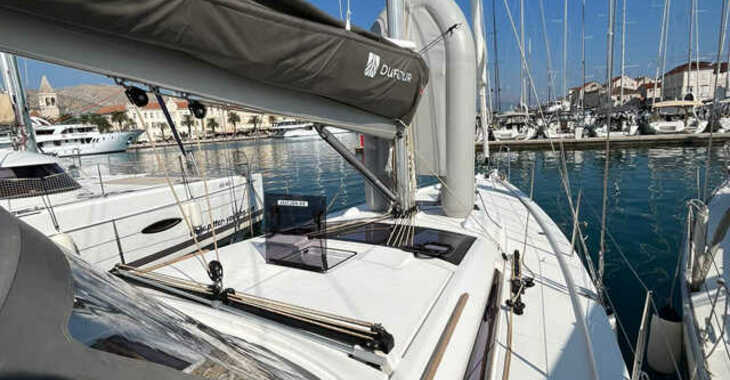 Rent a sailboat in Marina Kornati - Dufour 390