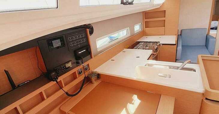 Rent a sailboat in ACI Marina Vodice - Sun Odyssey 410 - 3 cab.