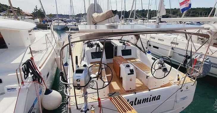 Rent a sailboat in Vodice ACI Marina - Sun Odyssey 410 - 3 cab.