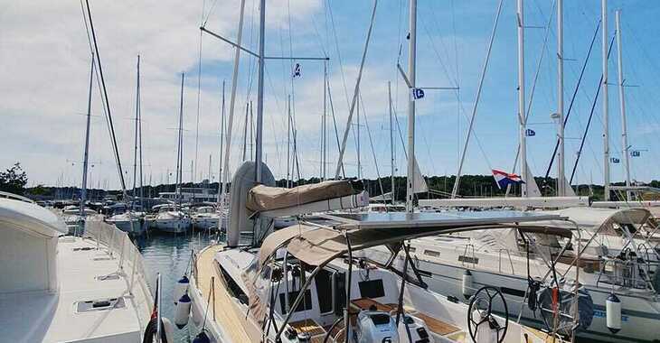 Rent a sailboat in ACI Marina Vodice - Sun Odyssey 410 - 3 cab.