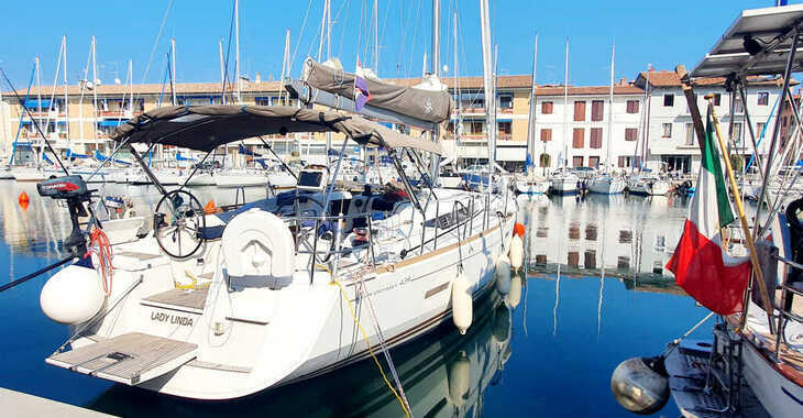 Chartern Sie segelboot in Marina Kastela - Sun Odyssey 439 - 3 cab.