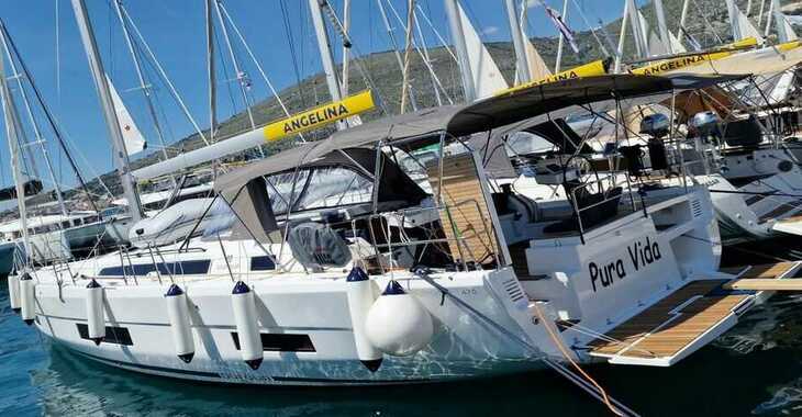 Rent a sailboat in SCT Marina Trogir - Dufour 470 - 5 cab.