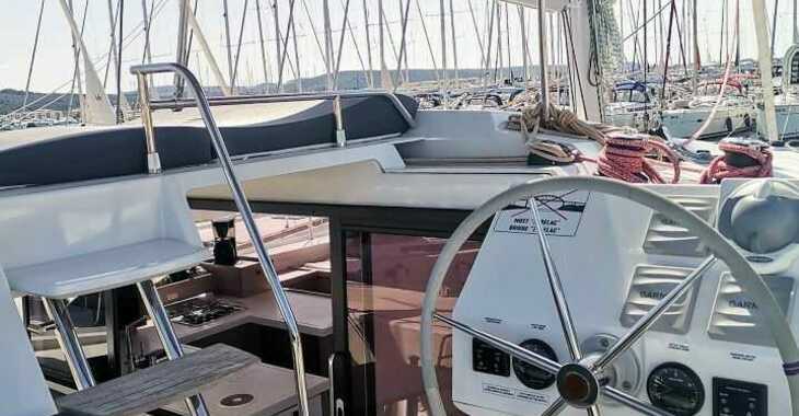 Rent a catamaran in SCT Marina - Fountaine Pajot Astrea 42 Quatuor