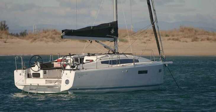 Rent a sailboat in Club Marina - Sun Odyssey 380 - 2 cab.