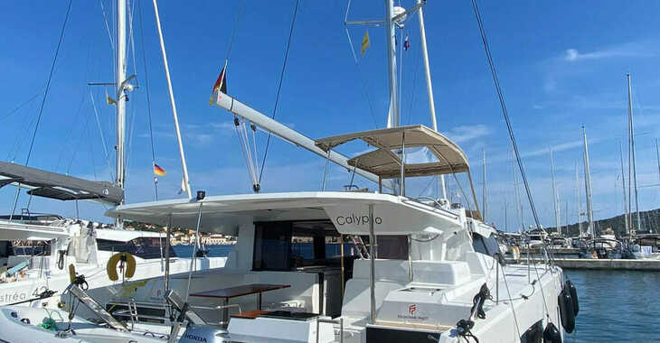 Rent a catamaran in Marina Frapa - Astréa 42.3