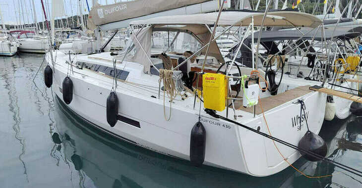 Rent a sailboat in Veruda Marina - Dufour 430
