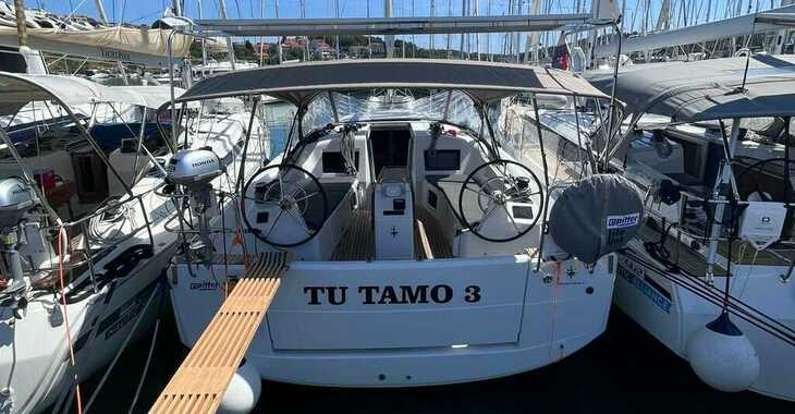 Rent a sailboat in Veruda Marina - Sun Odyssey 410 - 3 cab.