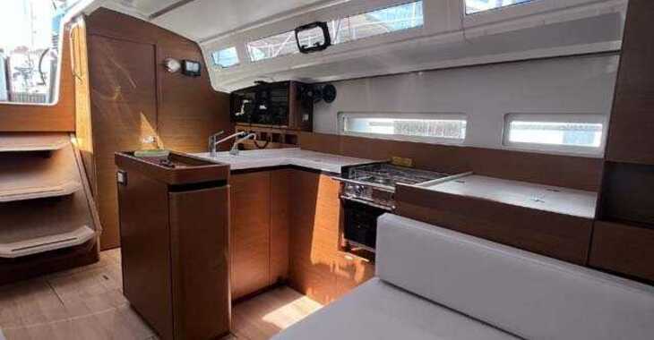 Rent a sailboat in Veruda Marina - Sun Odyssey 410 - 3 cab.