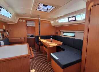 Chartern Sie segelboot in Trogir (ACI marina) - Bavaria C42