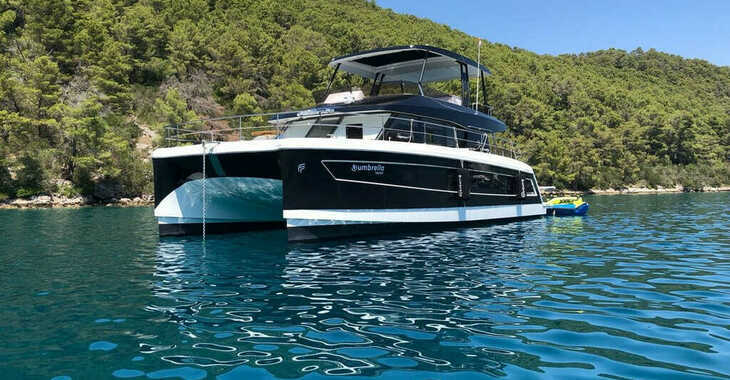 Alquilar catamarán a motor en Marina Kastela - Fountaine Pajot 44