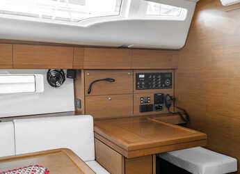 Rent a sailboat in Nidri Marine - Jeanneau 54