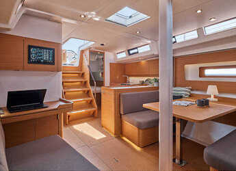 Alquilar velero en ACI Marina Split - First 44