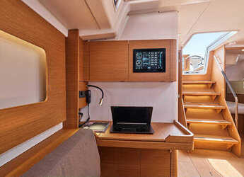 Alquilar velero en ACI Marina Split - First 44