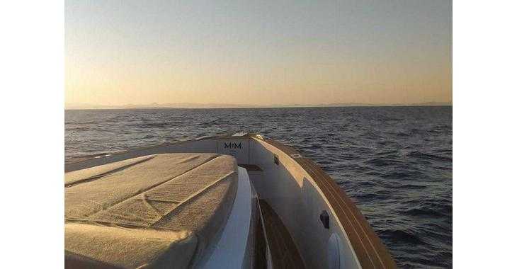 Chartern Sie yacht in Port Ginesta - Fjord 44 Open