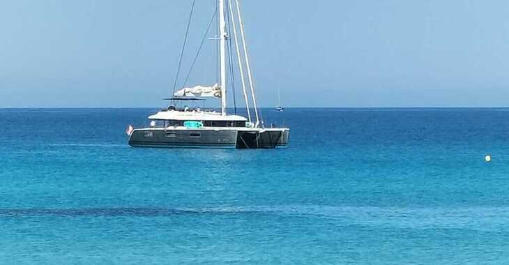 Rent a catamaran in Marina Ibiza - Lagoon 620