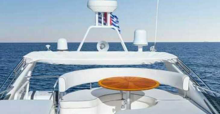 Chartern Sie yacht in Flisvos  Marina - Uniesse 55
