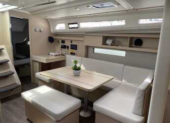 Louer voilier à Cala dei Sardi - Oceanis 40.1 (3cab)