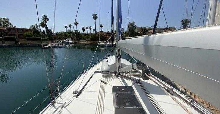Rent a sailboat in Marina Cala de Medici - Bavaria Cruiser 51