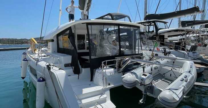 Rent a catamaran in Cala dei Sardi - Lagoon 40 