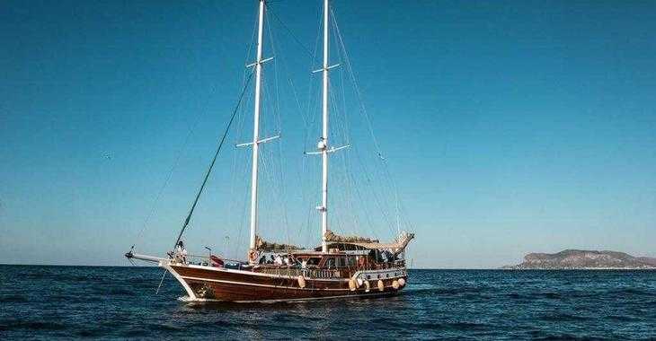 Rent a schooner in Marina Lipari  - Donna Marisa (ex Lady C)