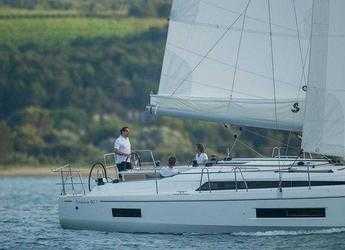 Rent a sailboat in Marina di Procida - Oceanis 40.1