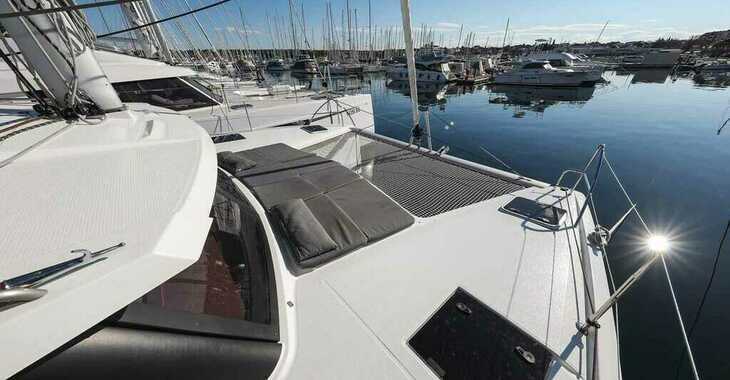 Rent a catamaran in Kornati Marina - Fountaine Pajot Isla 40 - 4 + 1 cab.