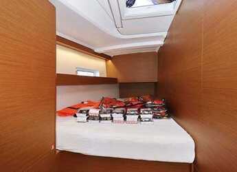 Rent a sailboat in Jezera ACI Marina - Sun Odyssey 490 - 5 cab.